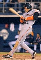 Giants' Shinjo extends hitting streak to 8 games